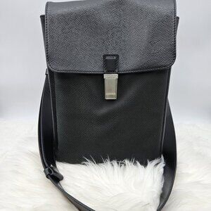 Louis Vuitton  Saratov Taiga PM Messenger Bag